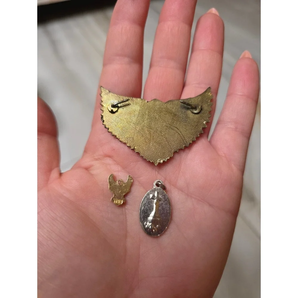 Vintage Harley Davidson Eagle Wing Pin Charm and Religious Medal Lot 3pc‎